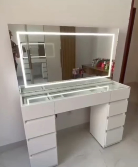 Penteadeira Camarim LED